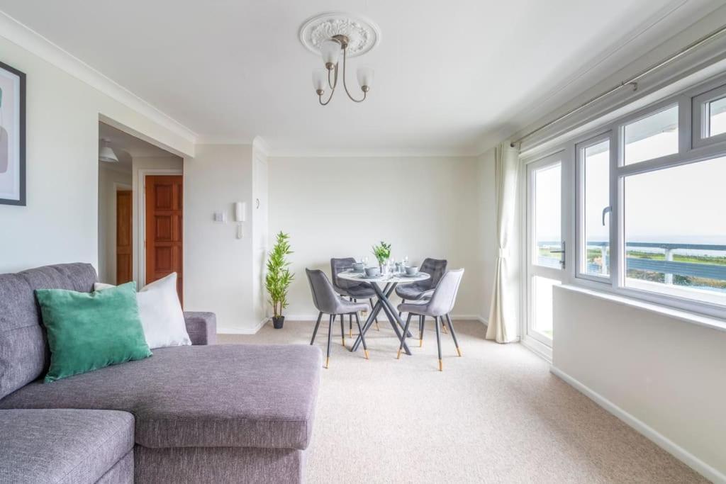 Panoramic Sea View Apartment Sleeps 4-Free Parking Bournemouth Exterior foto