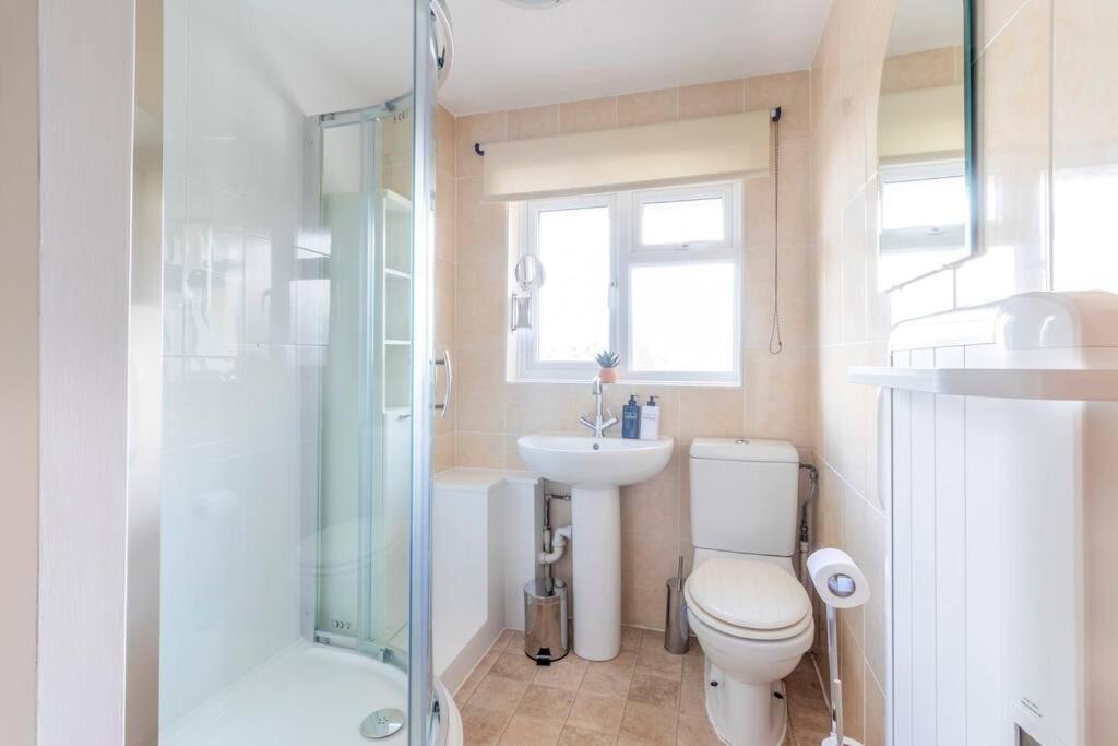 Panoramic Sea View Apartment Sleeps 4-Free Parking Bournemouth Exterior foto